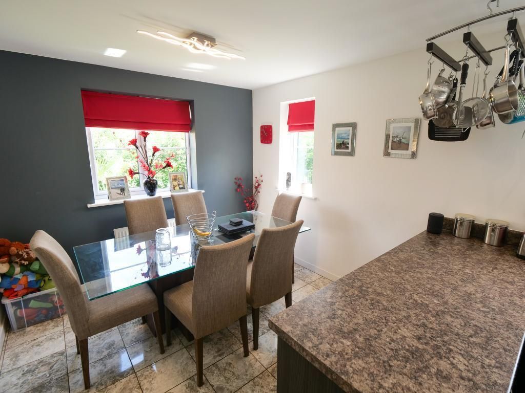 Property photo 3 of 14 Dining Room