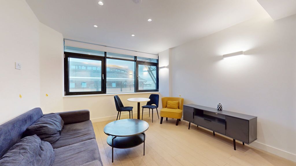 Property photo 1 of 13 Living Room