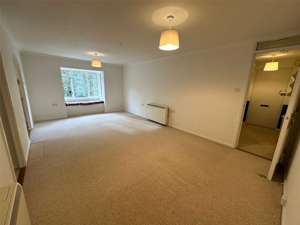 Property photo 2 of 9 Picture No. 11