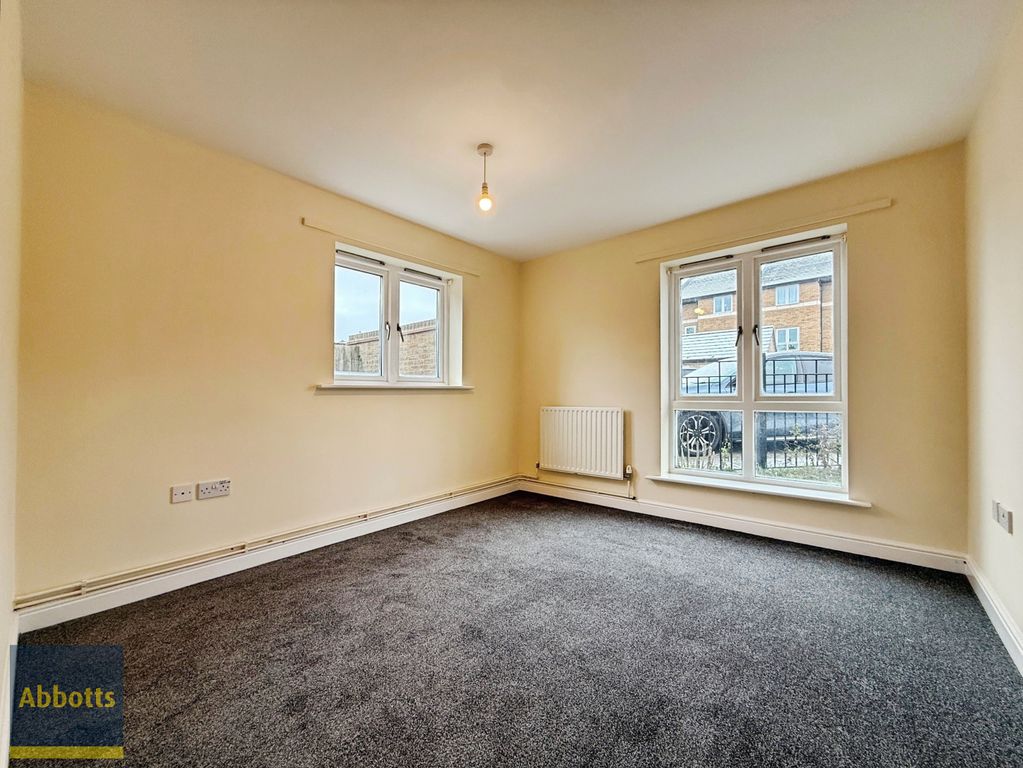 Property photo 3 of 5