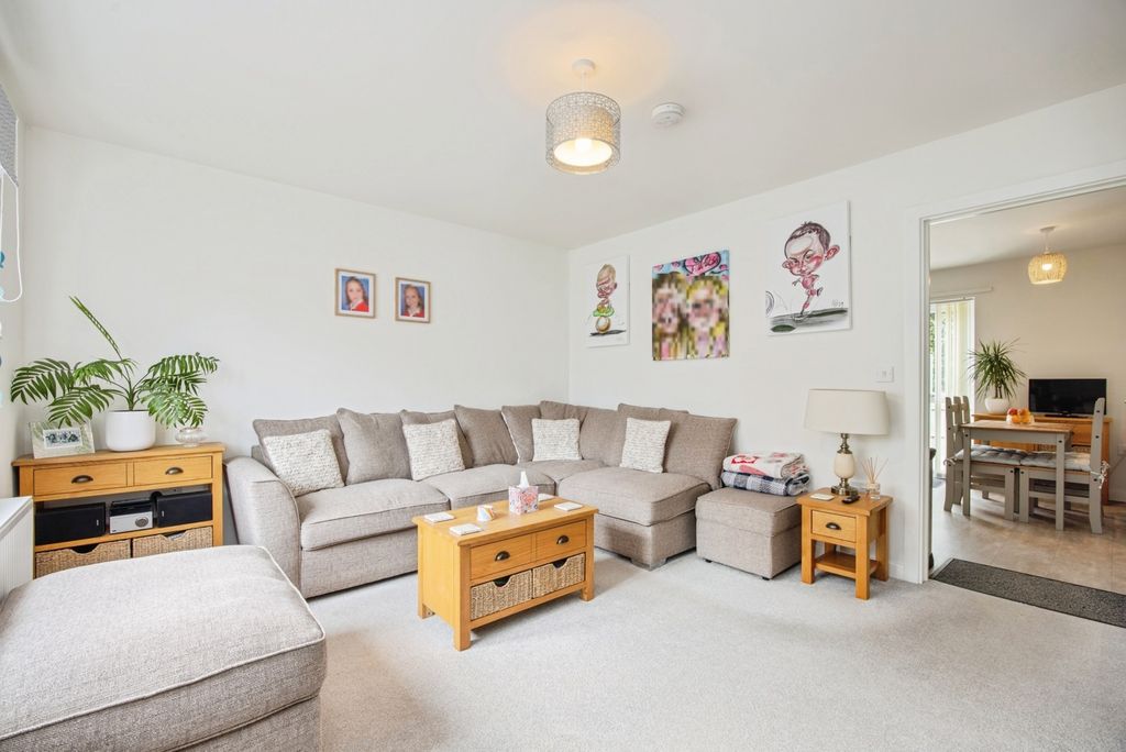 Property photo 2 of 16 Pbox-Img.Jpg