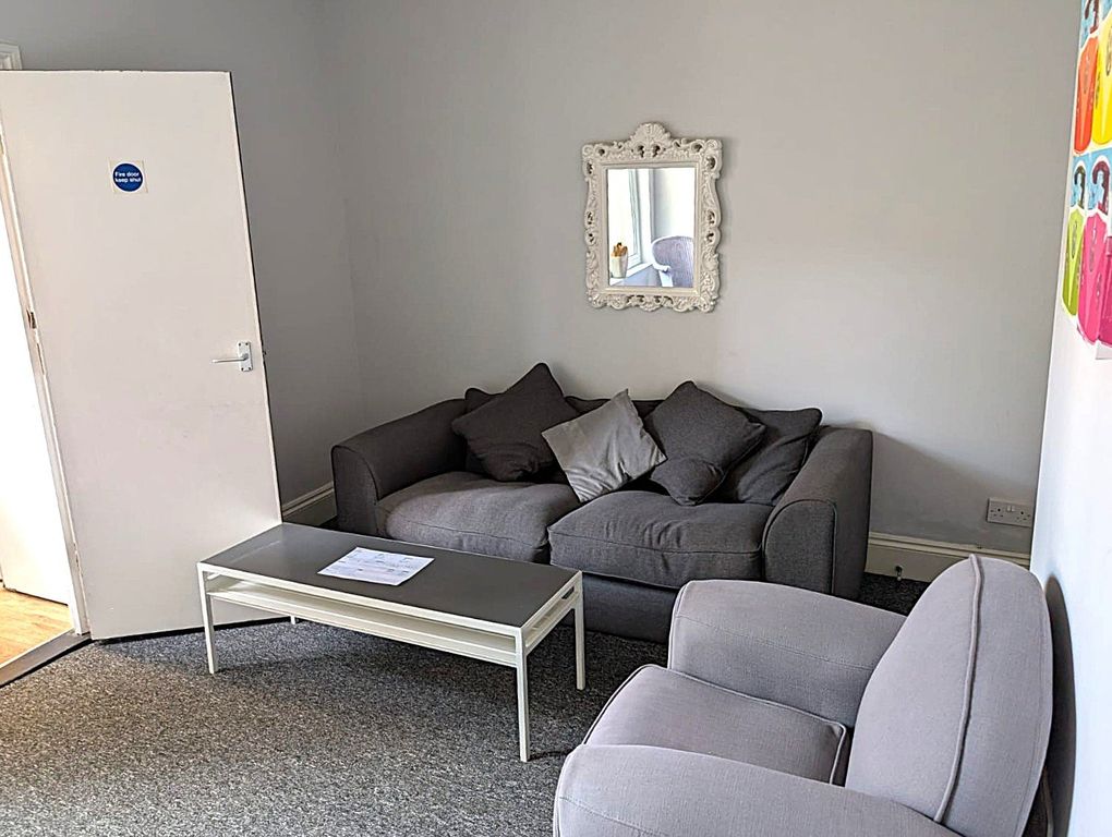 Property photo 3 of 9 Picture No. 11