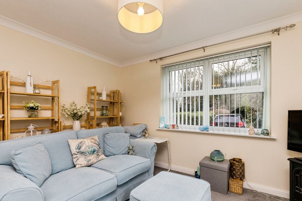 Additional image 14 of 2 bed flat for saleGreenacres, North Parade, Horsham, West Sussex RH12