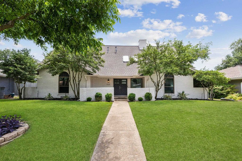 Property photo 1 of 31