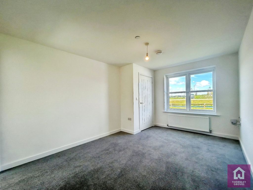 Property photo 2 of 23 Picture No. 28