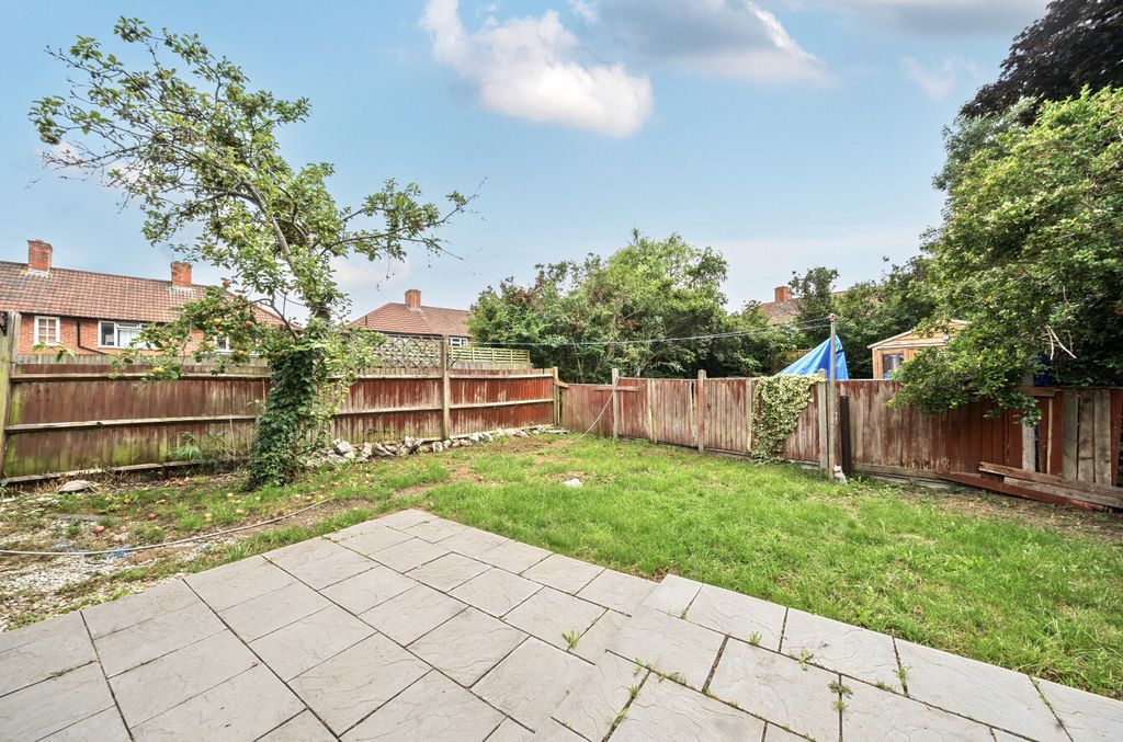 Property photo 2 of 11 1329481-2-688c9c178De51