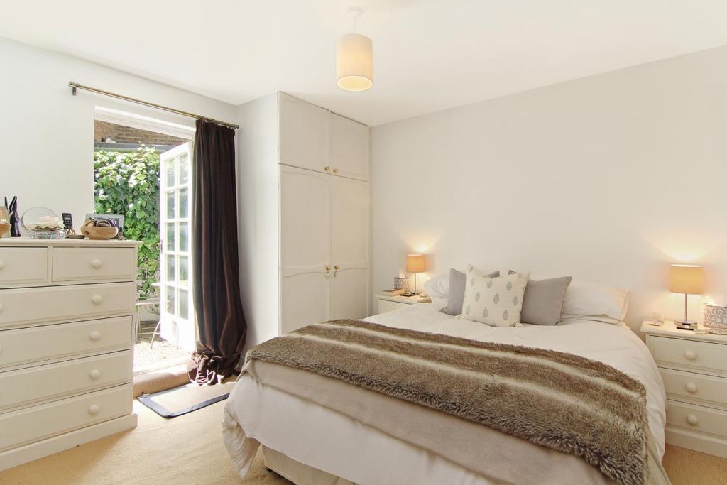 Property photo 1 of 6 Master Bedroom