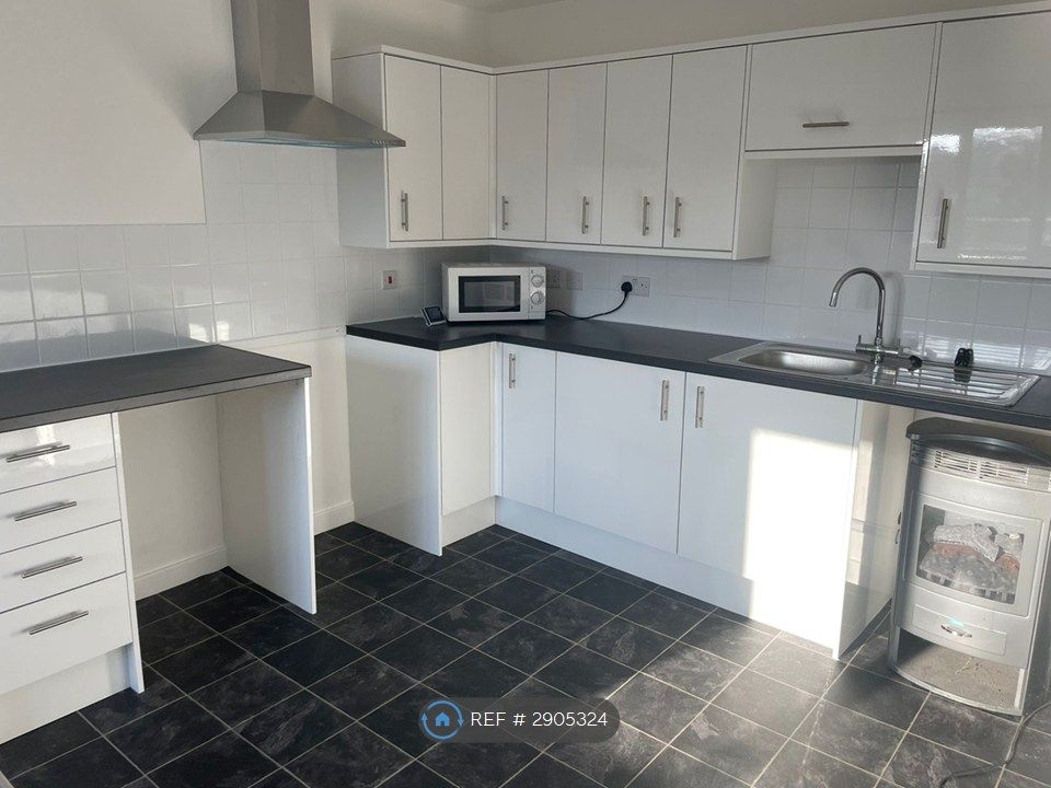Property photo 2 of 5 Kitchen
