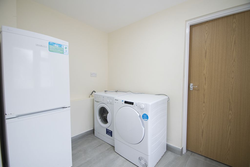 Property photo 3 of 9 Photo 3