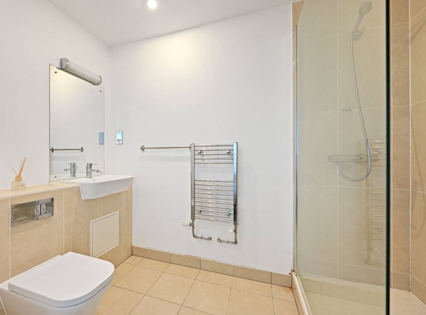 Property photo 3 of 7 Bathroom