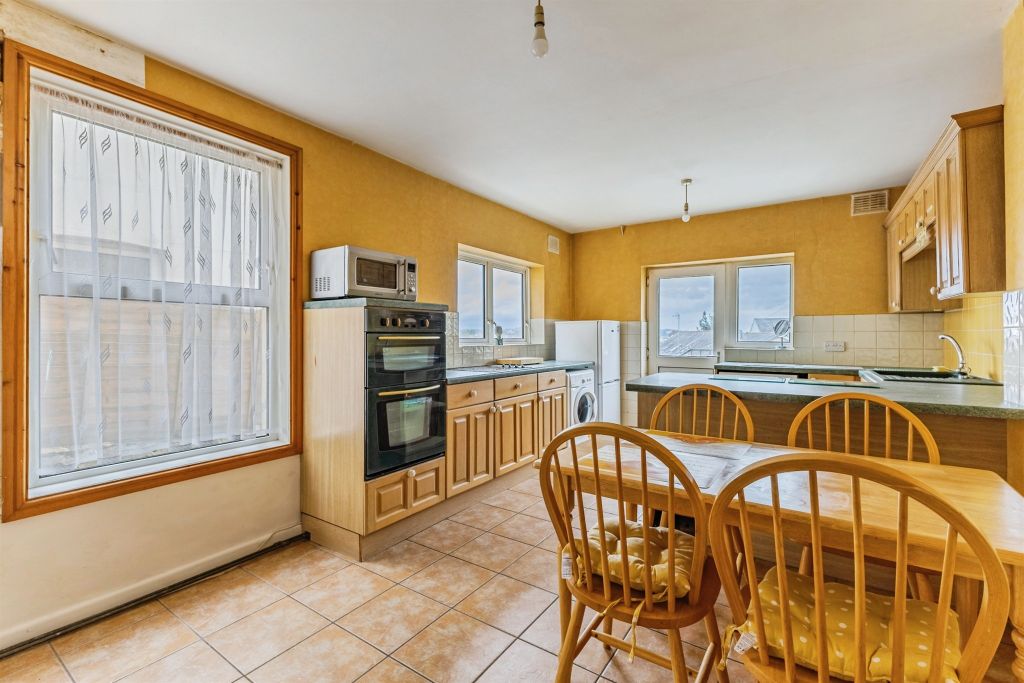 Property photo 3 of 26