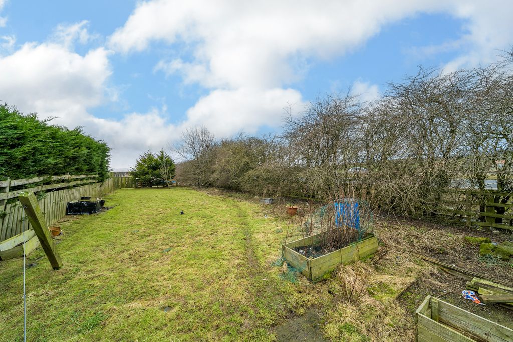 Property photo 3 of 26 Exterior-6