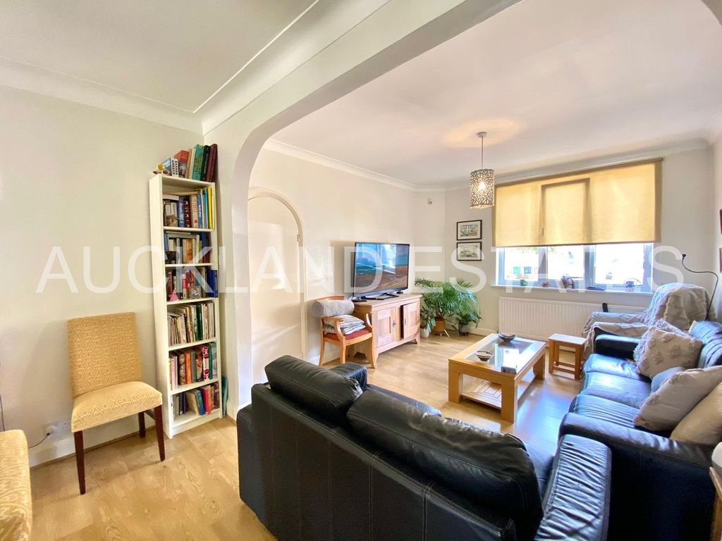 Property photo 3 of 24