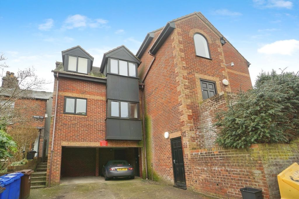 Property photo 1 of 14 Entrance