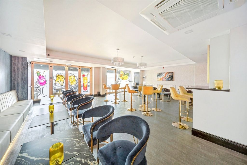 Property photo 2 of 21 Picture No. 35