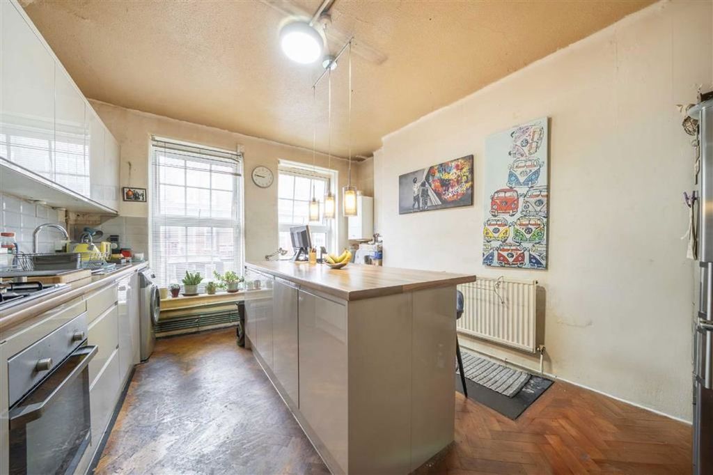 Property photo 3 of 6