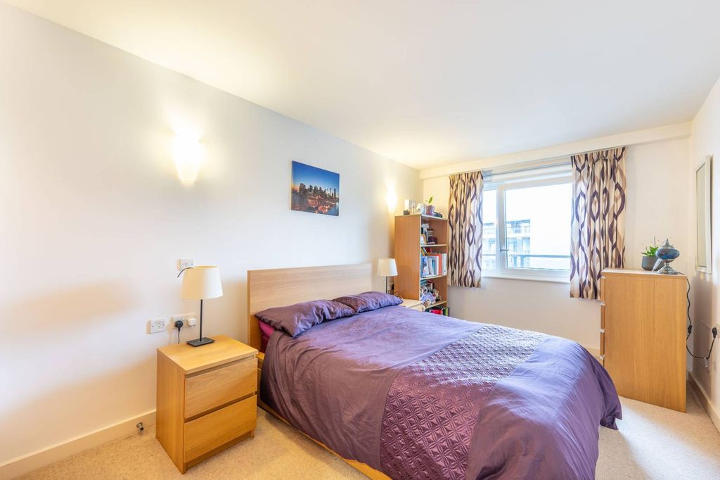 Property photo 3 of 12