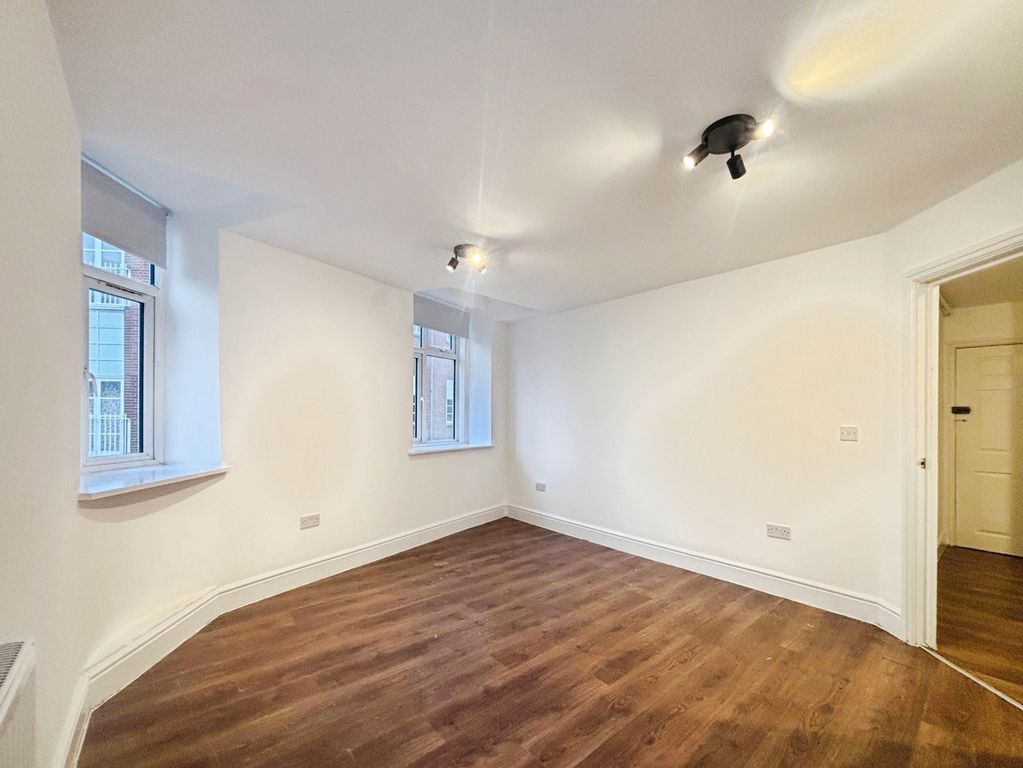 Property photo 2 of 9 Pbox-Img.Jpg