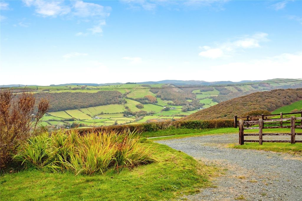 Property photo 3 of 16 Picture No. 05