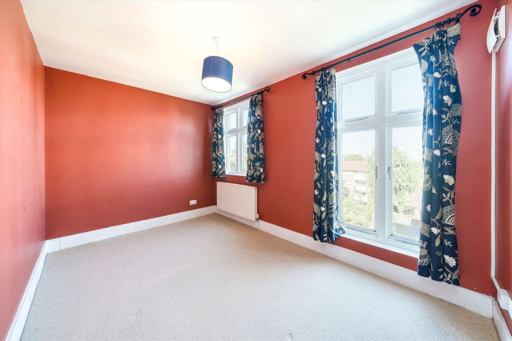 Property photo 3 of 6