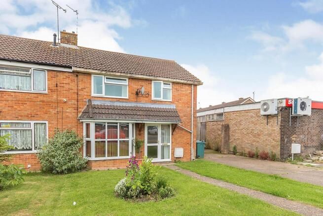 Property photo 1 of 10 3-Bedroom Family Home With Private Garden – Hp19, Aylesbury