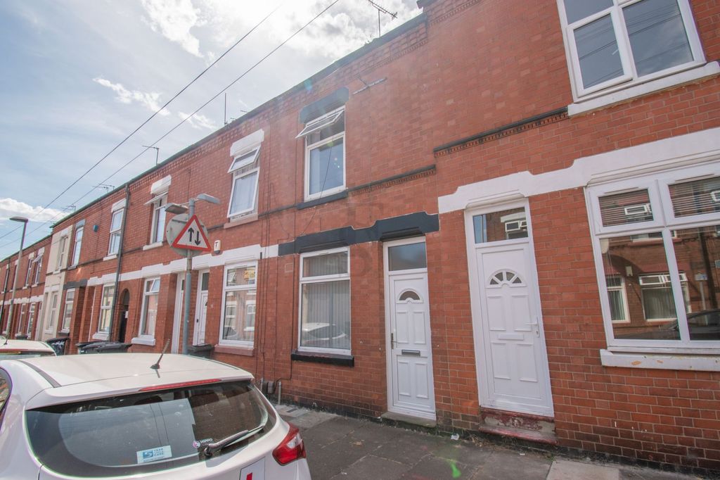 Property photo 1 of 12
