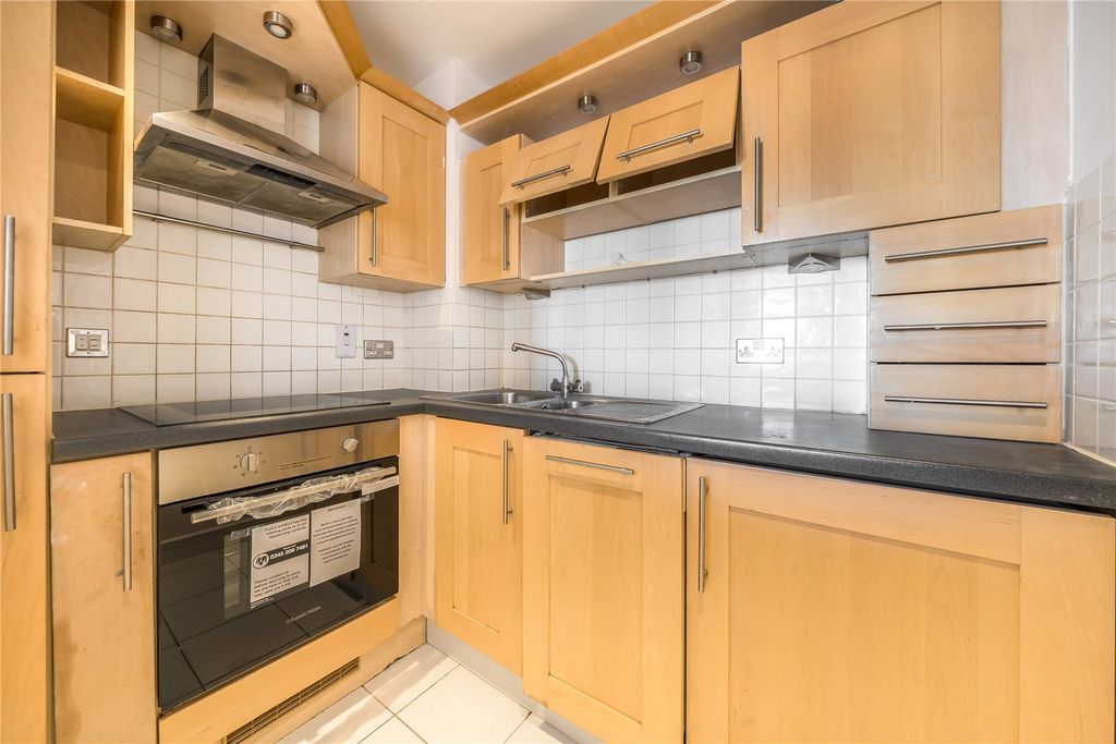 Property photo 2 of 8 Kitchen