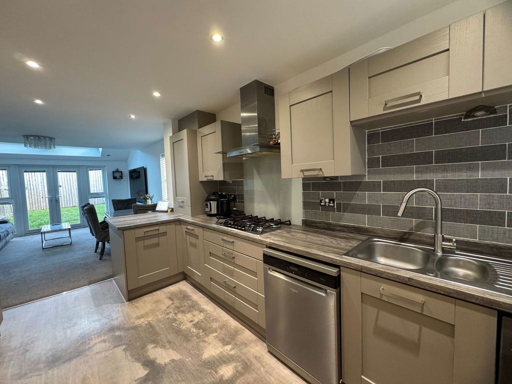 Property photo 3 of 23