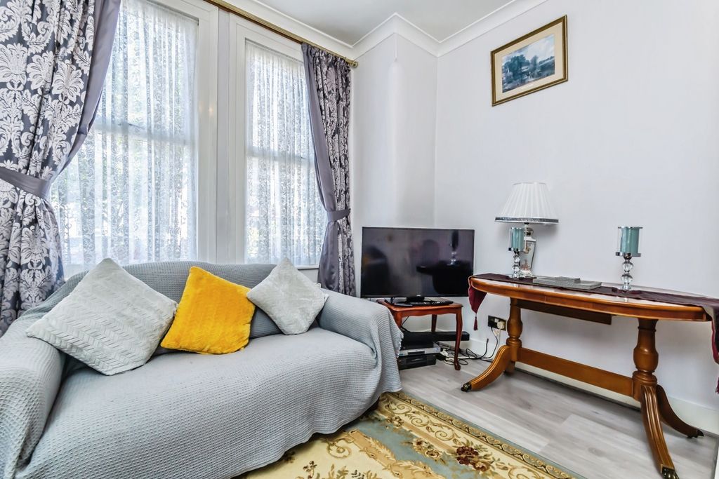 Property photo 3 of 20 Pbox-Img.Jpg