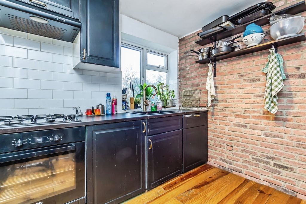 Property photo 2 of 17 Pbox-Img.Jpg