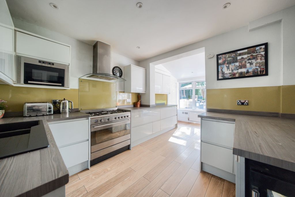 Property photo 3 of 30 Xt5A9743-Hdr(3)