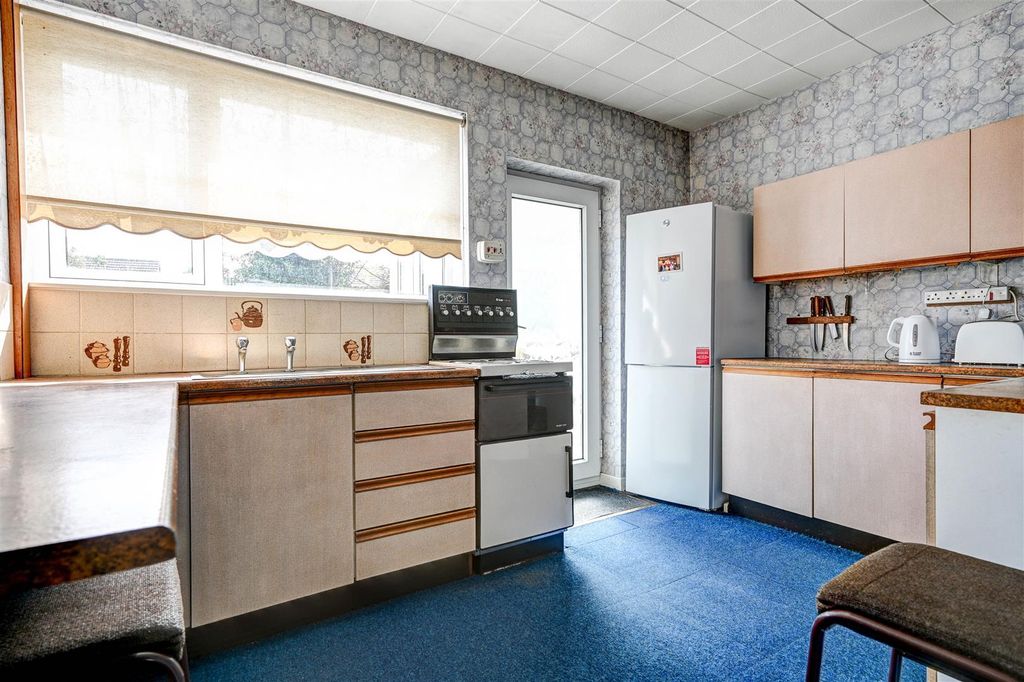 Property photo 3 of 12 Kitchen.Jpg
