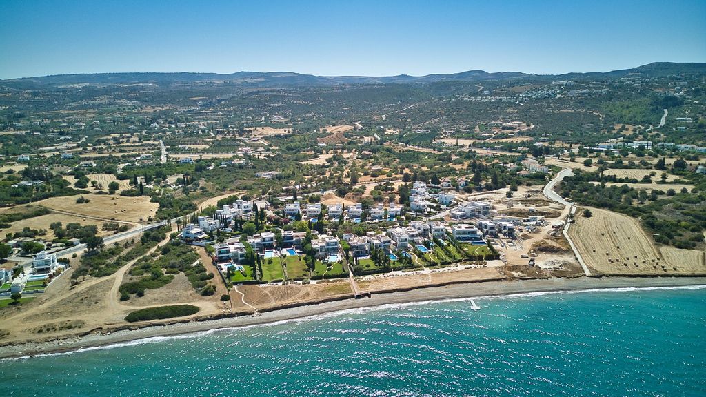 Property photo 3 of 38