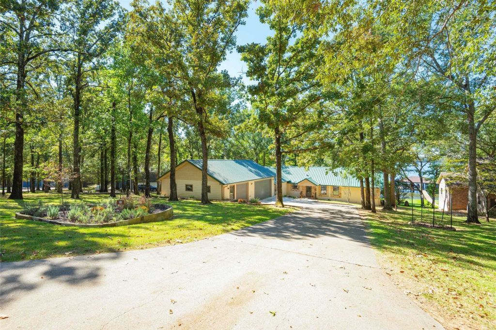 Property photo 1 of 31