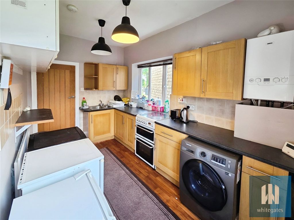 Property photo 2 of 9 Picture No. 17