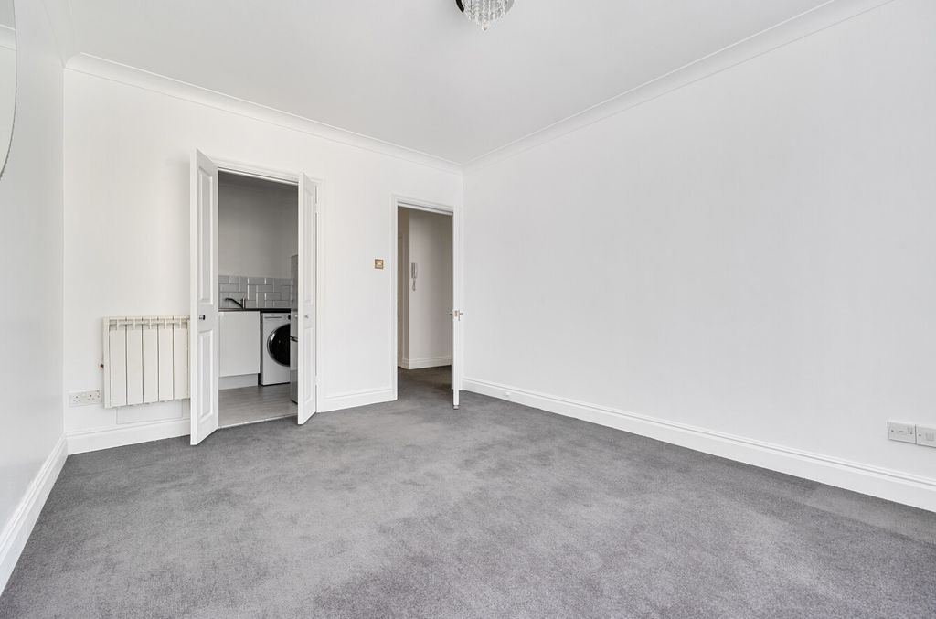 Property photo 1 of 12 1487526-7-6A50Fe3...