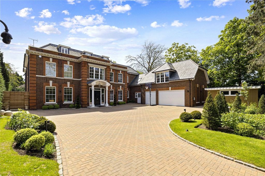 Property photo 1 of 18 Front