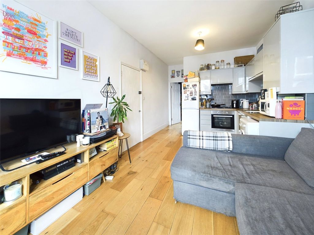 Property photo 2 of 12 Picture No. 25