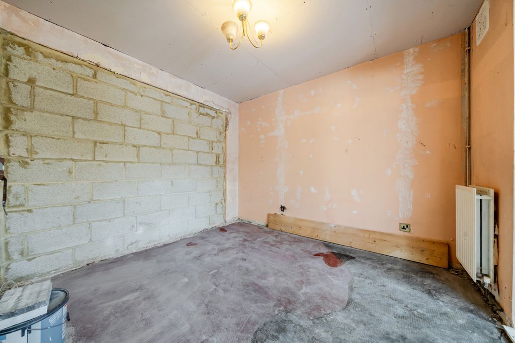 Property photo 2 of 25 Dining Room