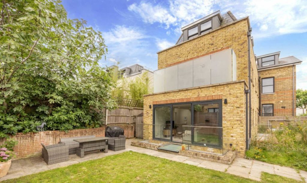 Property photo 1 of 7