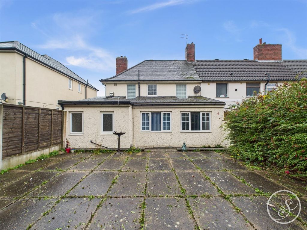 Property photo 2 of 12 External