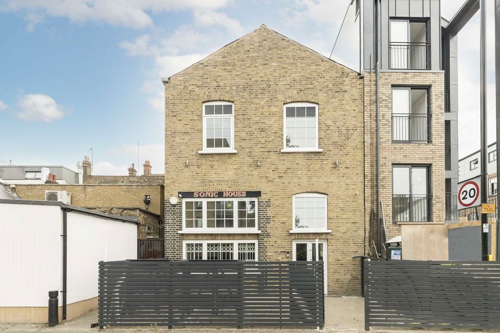 Property photo 1 of 6