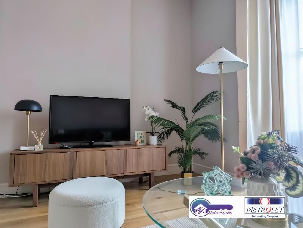 Property photo 1 of 17 Photo 1