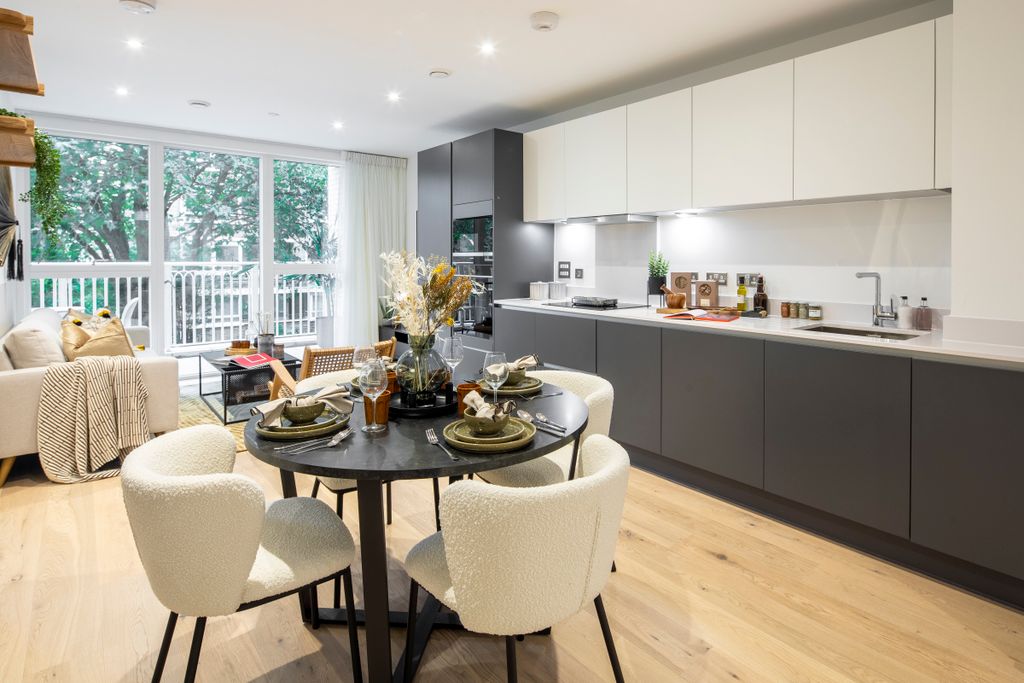 Property photo 2 of 8 24.10.16 Cside Verdica 24.10.16 Cside Verdica 2 Bed Apt  -8-Hdr.Jpg