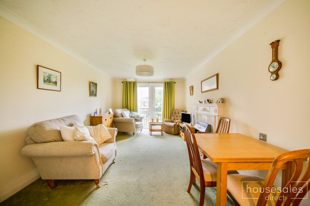 Property photo 2 of 11