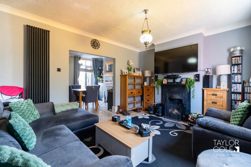 Property photo 2 of 20