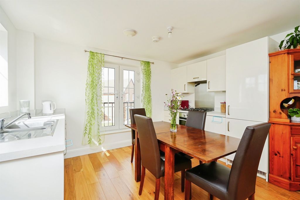 Additional image 4 of 2 bed flat for saleFalcon Drive, Didcot OX11