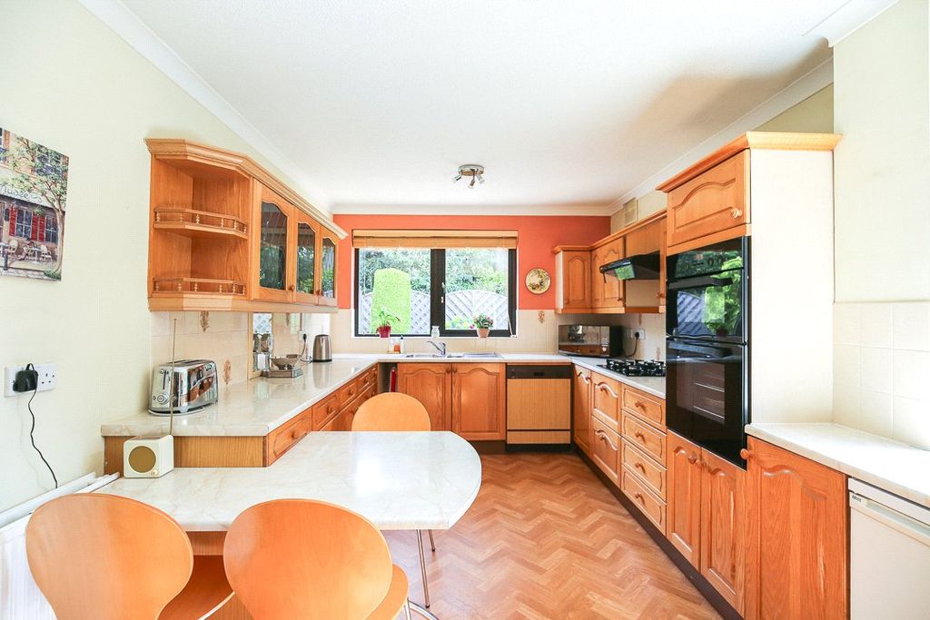 Property photo 2 of 27 Picture No. 36