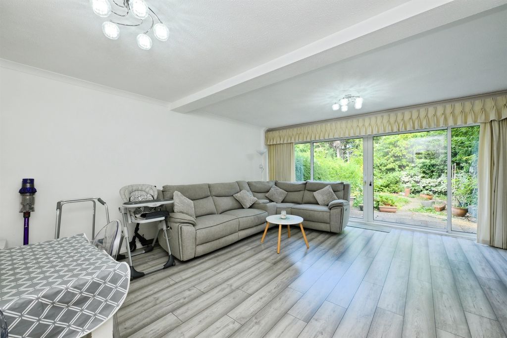 Property photo 2 of 18