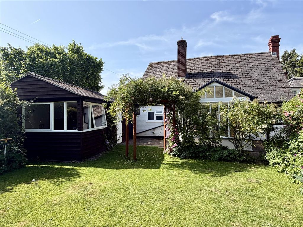 Property photo 2 of 31